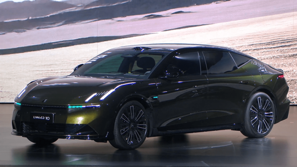 鼎冠策略 起步即四驱/标配激光雷达 领克10 EM-P限时16.38万起