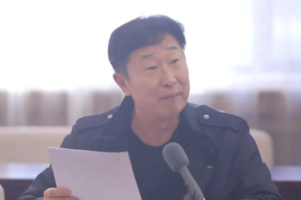 大金牛 林永健在《人民日报》撰文：某些顶流演员自带“编剧团队”进组，随时准备给剧本“动手术”